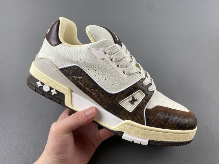 LOU1VTON trainer (EU47)