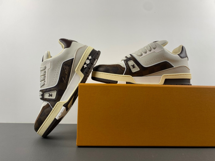 LOU1VTON trainer (EU47)