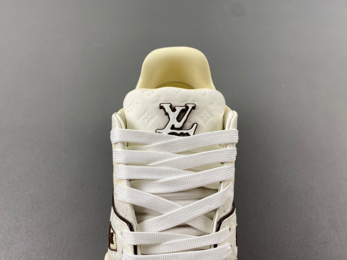 LOU1VTON trainer (EU47)