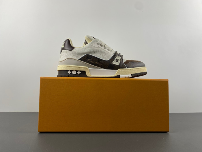 LOU1VTON trainer (EU47)
