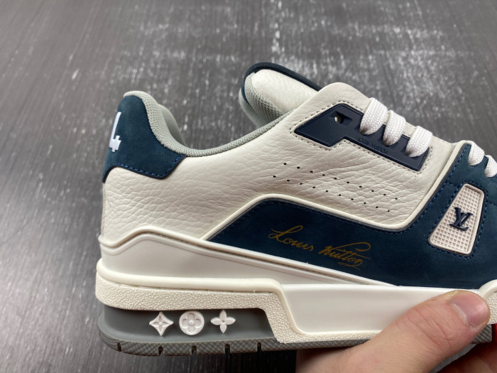 LOU1VTON trainer (EU47)