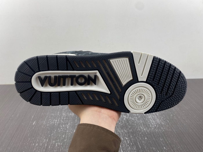 LOU1VTON trainer (EU47)